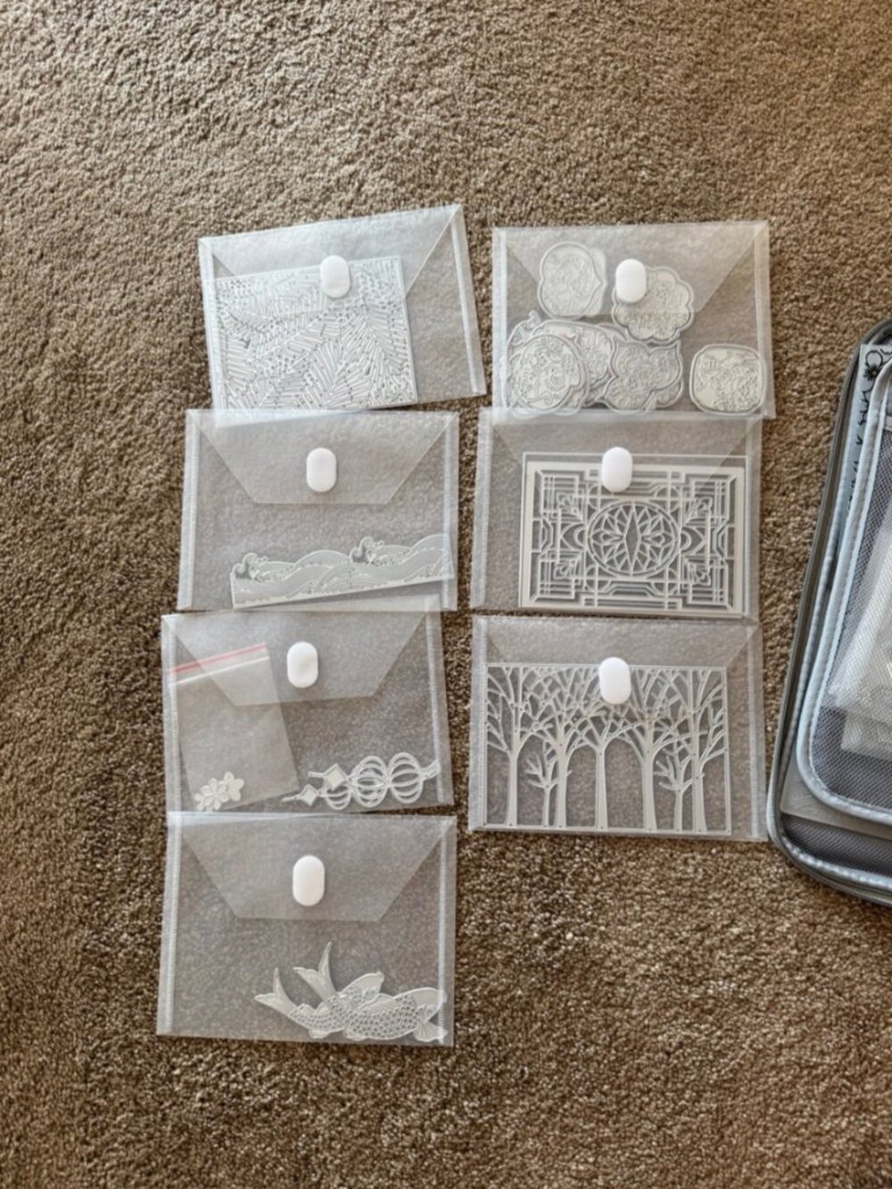 Sizzix Big Shot Foldaway Machine and accessories - Picture 7 of 11